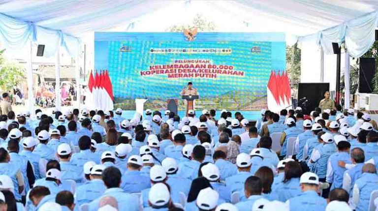 Presiden Prabowo Subianto meresmikan peluncuran kelembagaan 80.081 Koperasi Desa/Kelurahan Merah Putih (KDMP/KKMP) dalam sebuah acara yang digelar di Koperasi Desa Merah Putih Bentangan, Desa Bentangan, Kecamatan Wonosari, Kabupaten Klaten, pada Senin, 21 Juli 2025. Foto: BPMI Setpres/Muchlis Jr