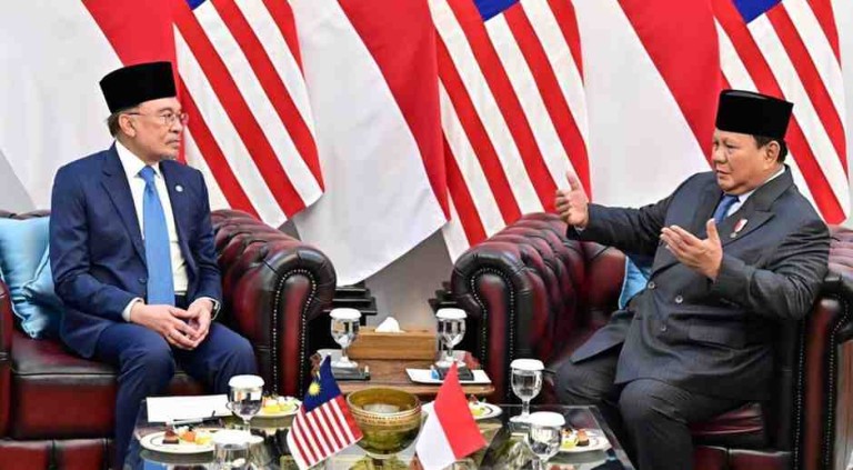 Presiden Republik Indonesia, Prabowo Subianto menggelar pertemuan tête-à-tête Perdana Menteri (PM) Malaysia, Dato’ Seri Anwar Ibrahim, di Istana Merdeka, Jakarta, pada Selasa, 29 Juli 2025. Foto: BPMI Setpres/Muchlis Jr