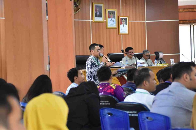 Melalui Musyawarah Daerah Luar Biasa (Musdalub) Forum Tanggung Jawab Sosial dan Lingkungan Badan Usaha (TJSL-BU), Marhaili Sutomo, S.T., M.Ikom, resmi terpilih sebagai Ketua Forum CSR OKI, Selasa (29/7/2025).