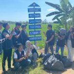 Mahasiswa Kelompok 9 Kuliah Kerja Nyata Tematik (KKNT) Stisipol Candradimuka menunjukkan kepedulian terhadap lingkungan dengan memasang plang edukasi sampah di Kelurahan Sungai Lais, Kecamatan Kalidoni, Palembang, pada hari Sabtu, tanggal 20 Juli 2025. (MUSINEWS.ID)