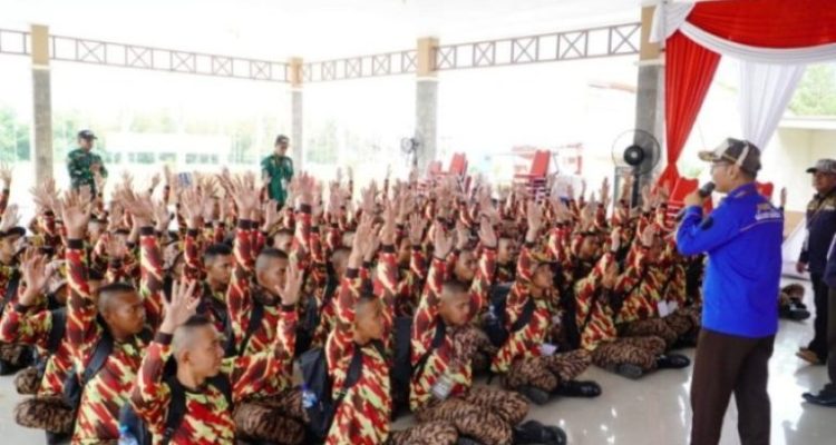 Semangat nasionalisme dan kebersamaan tampak menyala dalam diri ratusan pelajar dari enam kabupaten dan kota di Sumatera Selatan (Sumsel), yang mengikuti kegiatan retret Laskar Pandu Satria di Bumi Perkemahan Gandus, Palembang, pada hari Rabu, tanggal 3 Juli 2025.