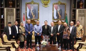 Sekda Edward Candra dalam sambutannya mengucapkan selamat kepada para pengurus IKAPERTA UNSRI yang baru dilantik.
