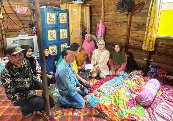 Hj. Eva Susanti, kembali menunjukkan komitmennya dalam memperjuangkan kesejahteraan masyarakat melalui aksi nyata di lapangan.