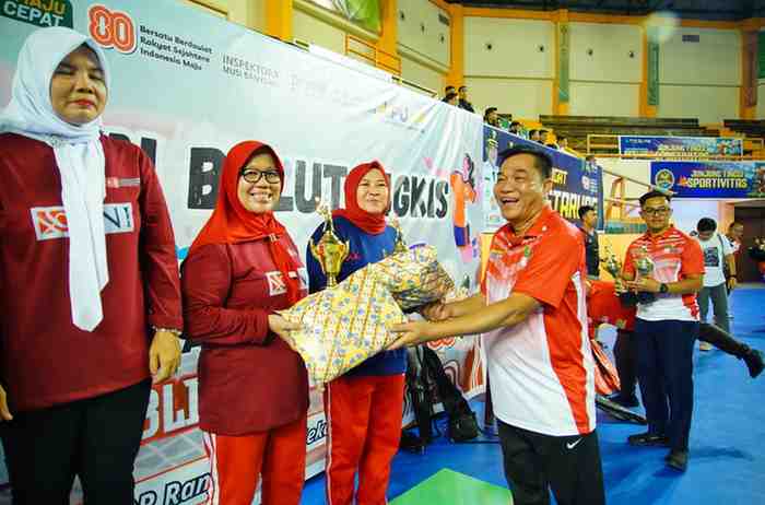 Piala Bupati Muba ini resmi dibuka di Gedung Olahraga (GOR) Ranggonang Sekayu, Selasa(19/08/2025) malam.