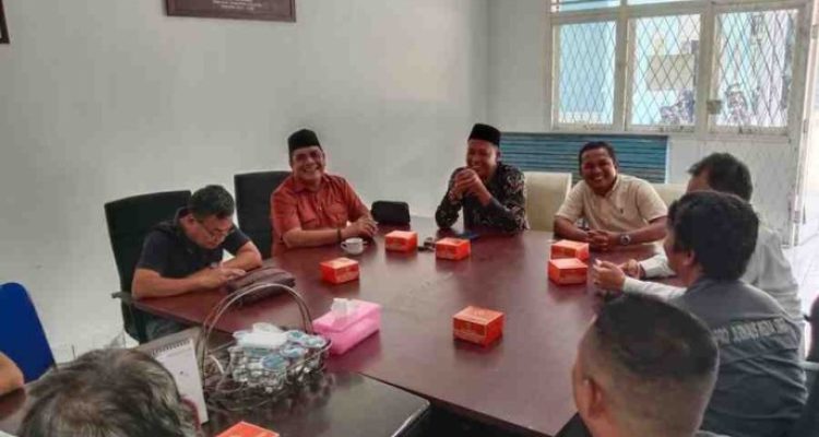 Dewan Pimpinan Daerah (DPD) Pro Jurnalismedia Siber (PJS) Sumatera Selatan dan Komisi Informasi (KI) Provinsi Sumsel menggelar silaturahmi bersejarah di ruang rapat KI Sumsel, Palembang, Jumat siang (22/8/2025)