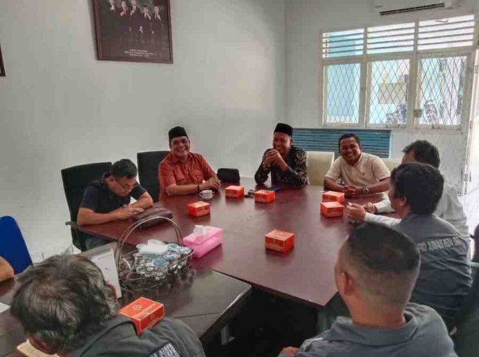 Dewan Pimpinan Daerah (DPD) Pro Jurnalismedia Siber (PJS) Sumatera Selatan dan Komisi Informasi (KI) Provinsi Sumsel menggelar silaturahmi bersejarah di ruang rapat KI Sumsel, Palembang, Jumat siang (22/8/2025)