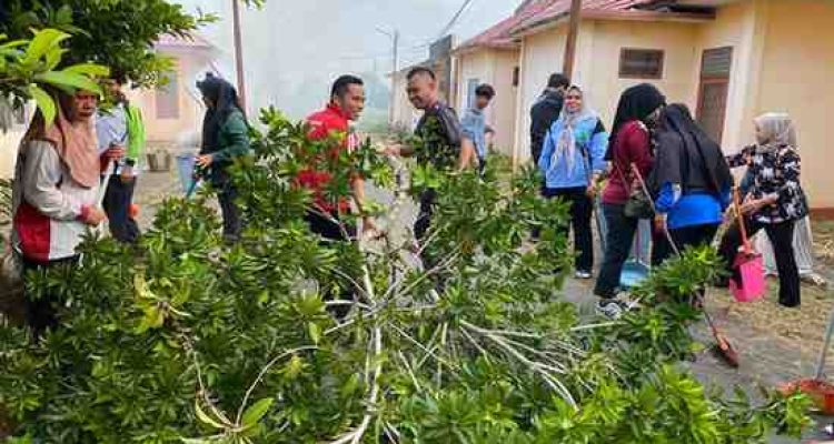 Dinas Tenaga Kerja dan Transmigrasi (Disnakertrans) Muba mengajak seluruh Aparatur Sipil Negara (ASN), baik PNS maupun PPPK, untuk bersama-sama melakukan gotong royong