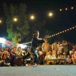 Kegiatan yang telah menjadi warisan budaya turun-temurun ini, disambut meriah oleh ribuan warga yang memadati kawasan Tugu Jam Kayuagung pada Jumat malam (29/8).