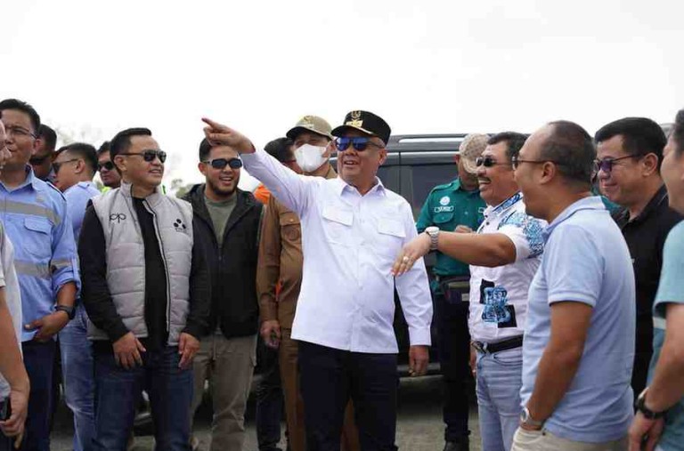 Wakil Gubernur Sumatera Selatan (Sumsel) H. Cik Ujang didampingi Bupati Muara Enim, Edison melakukan peninjauan jalan khusus pertambangan di Wilayah Sumsel, Senin (11/08/2025).