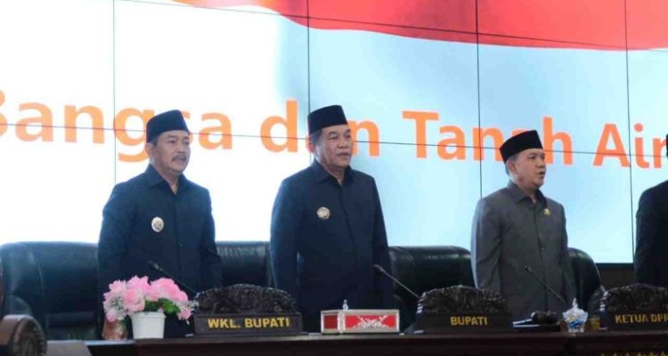 Pemerintah Kabupaten Musi Banyuasin resmi menyampaikan Rancangan Kebijakan Umum Perubahan Anggaran Pendapatan dan Belanja Daerah (KUPA) serta Prioritas dan Plafon Anggaran Sementara Perubahan (PPAS-P) RAPBD Perubahan Tahun Anggaran 2025 kepada DPRD Muba.