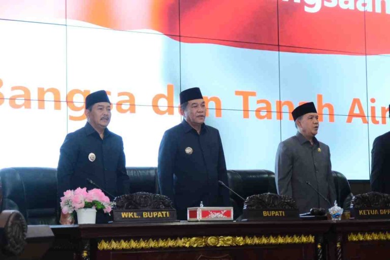 Pemerintah Kabupaten Musi Banyuasin resmi menyampaikan Rancangan Kebijakan Umum Perubahan Anggaran Pendapatan dan Belanja Daerah (KUPA) serta Prioritas dan Plafon Anggaran Sementara Perubahan (PPAS-P) RAPBD Perubahan Tahun Anggaran 2025 kepada DPRD Muba.