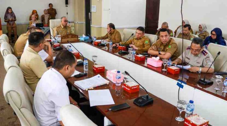 Kegiatan Perkebunan Buah Kelapa Sawit dengan Kode KBLI 01262 di Desa Karang Agung Kecamatan Lalan di Ruang Rapat Randik, Selasa (12/8/2025).
