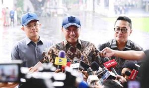 Menteri Sekretaris Negara, Prasetyo Hadi, menyampaikan keterangannya usai menyaksikan gladi kotor rangkaian peringatan Hari Ulang Tahun Ke-80 Kemerdekaan Republik Indonesia di Istana Merdeka, Jakarta, pada hari Selasa, tanggal 12 Agustus 2025. (foto: BPMI Setpres)