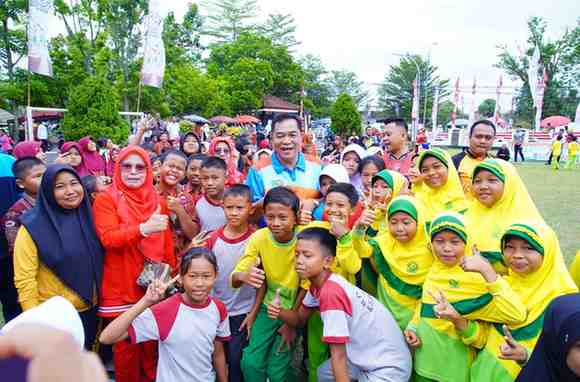 Lomba olahraga tradisional ini digelar di Halaman Kantor Bupati Kabupaten Muba, Rabu (13/8/2025).