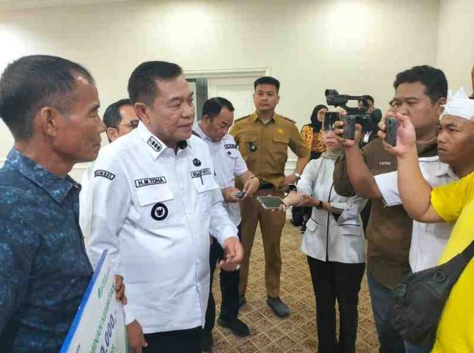 H. M. TOHA TOHET, SH membantah keras bahwa dirinya tidak ada hubungan dengan keluarga dengan pasien yang diduga melakukan intimidasi terhadap dr. Syahpri Putra Wangsa