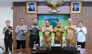 Pasca diterbitkannya Peraturan Menteri (Permen) ESDM Nomor 14 Tahun 2025 tentang legalitas pengeboran sumur minyak rakyat, Bupati Muba HM Toha gerak cepat menindaklanjuti Permen tersebut.
