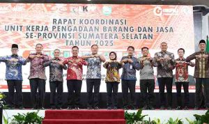 H. Cik Ujang secara resmi membuka Rapat Koordinasi Unit Kerja Pengadaan Barang dan Jasa (UKPBJ) se-Provinsi Sumatera Selatan Tahun 2025 yang berlangsung di Ballroom Hotel Swarna Dwipa, Kamis (21/8/2025).