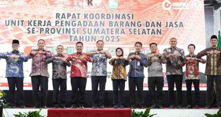 H. Cik Ujang secara resmi membuka Rapat Koordinasi Unit Kerja Pengadaan Barang dan Jasa (UKPBJ) se-Provinsi Sumatera Selatan Tahun 2025 yang berlangsung di Ballroom Hotel Swarna Dwipa, Kamis (21/8/2025).