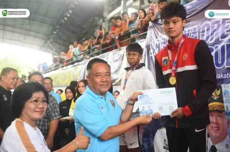 Pembukaan Sriwijaya Open Swimming Championship Piala Gubernur Sumsel 2025 yang resmi dibuka oleh Wakil Gubernur Sumatera Selatan di Jakabaring Aquatic Stadium, Kamis (4/9/2025).