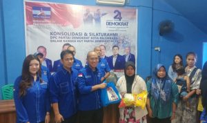 Dewan Pimpinan Cabang (DPC) Partai Demokrat Kota Palembang memperingati Hari Ulang Tahun (HUT) ke-24 Partai Demokrat sekaligus ulang tahun pendirinya, Susilo Bambang Yudhoyono (SBY) yang ke-76, secara sederhana.