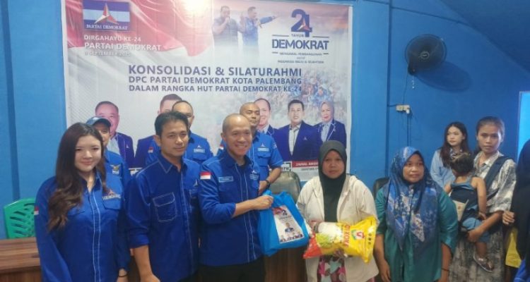 Dewan Pimpinan Cabang (DPC) Partai Demokrat Kota Palembang memperingati Hari Ulang Tahun (HUT) ke-24 Partai Demokrat sekaligus ulang tahun pendirinya, Susilo Bambang Yudhoyono (SBY) yang ke-76, secara sederhana.