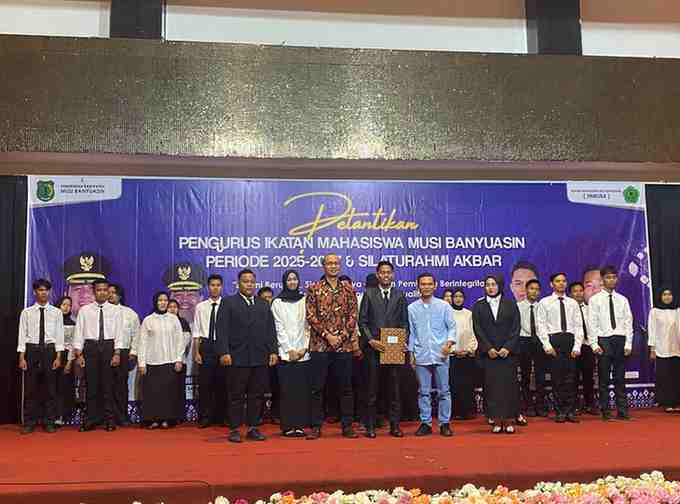 Ikatan Mahasiswa Musi Banyuasin (IMMUBA) resmi mengukuhkan kepengurusan baru periode 2025-2027 dalam sebuah acara akbar yang sarat makna di Grand Atyasa Convention Center, Sabtu (30/8/2025).