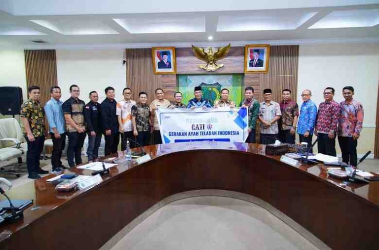 Bupati Musi Banyuasin (Muba) H M Toha Tohet SH menerima audiensi jajaran Kepala Perwakilan Badan Kependudukan dan Keluarga Berencana Nasional (BKKBN) Provinsi Sumatera Selatan