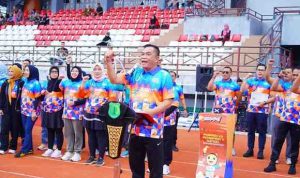 Meriah dan penuh antusiasme para peserta yang hadir di tengah-tengah di lapangan Stadion Serasan Sekate Sekayu