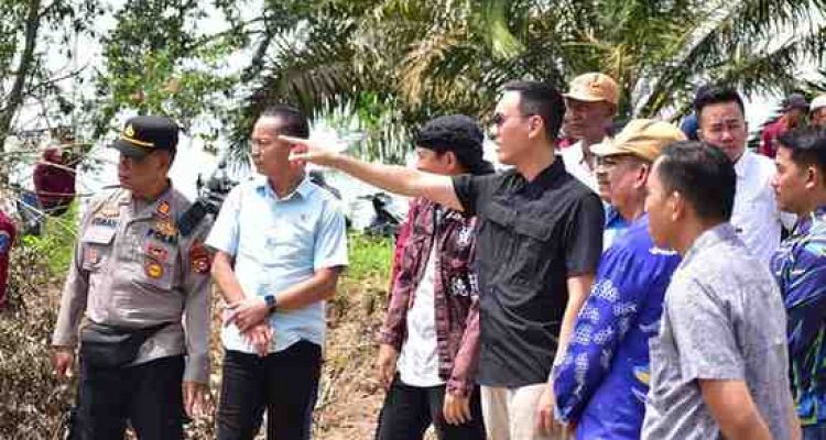 Bupati OKI Blusukan Cek Lahan Cetak Sawah dan Pembangunan Jalan
