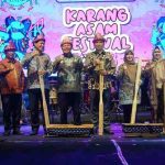 H. Herman Deru, menghadiri Karang Asam Festival 2025 yang digelar di Muara Enim pada Rabu malam (3/9/2025).
