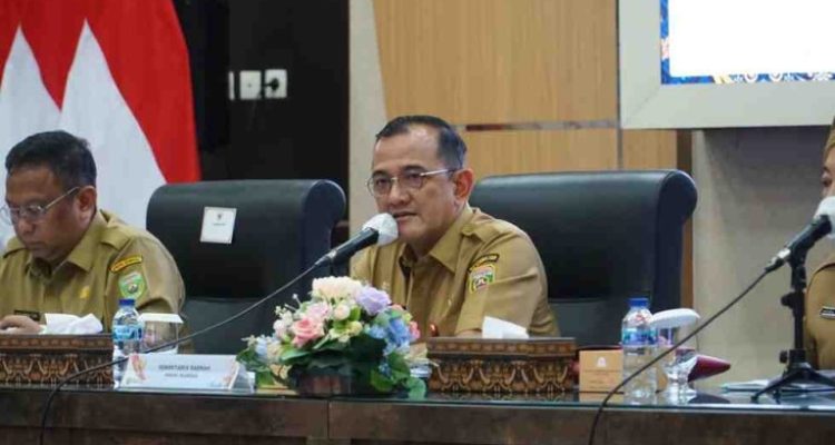 Edward Candra, memimpin Rapat Koordinasi (Rakor) pemantapan kontingen dan manajer cabang olahraga (cabor) untuk Pekan Olahraga Nasional (Pornas) XVII KORPRI Provinsi Sumsel tahun 2025.