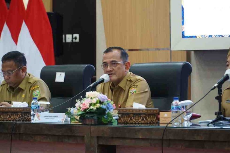 Edward Candra, memimpin Rapat Koordinasi (Rakor) pemantapan kontingen dan manajer cabang olahraga (cabor) untuk Pekan Olahraga Nasional (Pornas) XVII KORPRI Provinsi Sumsel tahun 2025.