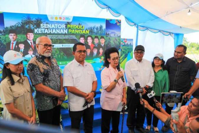 Wakil Ketua DPD RI, Gusti Kanjeng Ratu (GKR) Hemas, menghadiri peluncuran Program Senator Peduli Ketahanan Pangan dalam rangka mendukung Ketahanan Pangan Nasional, di Kupang, pada hari Sabtu, tanggal 27 September 2025. (foto : Newsroom DPD RI)