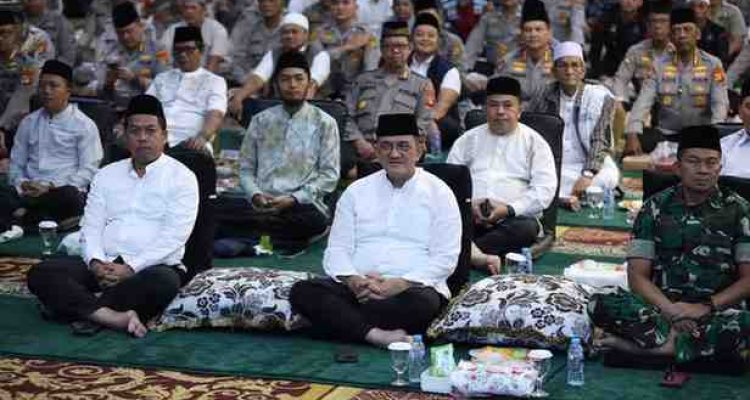 H. Edward Candra, menghadiri peringatan Maulid Nabi Muhammad SAW yang digelar di Mapolda Sumsel pada Rabu (10/9/2025) malam.