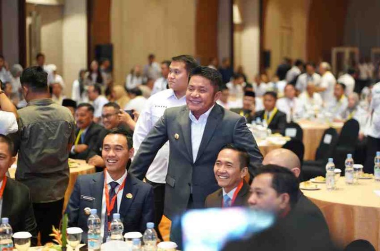 H. Herman Deru, menghadiri acara Pembangunan Meritokrasi Instansi Daerah se-wilayah kerja Kantor Regional VII BKN di Ballroom Hotel Novotel Palembang, Rabu (10/9/2025).