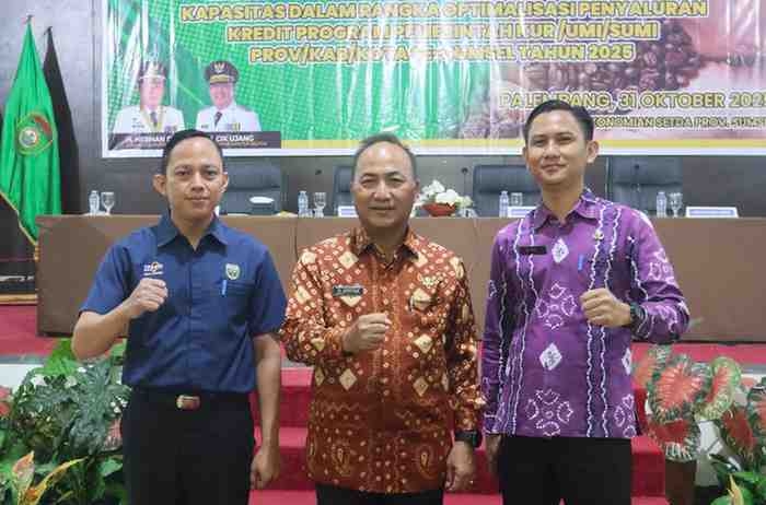 Dr Apriyadi MSi, Jumat (31/10/2025) mengikuti Rapat Koordinasi dan Evaluasi Pelaksanaan Penyaluran Kredit Program (KUR) Tahun 2025 Dr Apriyadi MSi, Jumat (31/10/2025) mengikuti Rapat Koordinasi dan Evaluasi Pelaksanaan Penyaluran Kredit Program (KUR) Tahun 2025