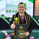 Hendri Zainuddin, resmi menyandang gelar Doktor. Ini diraihnya setelah melaksanakan Sidang Terbuka Promosi Doktor Administrasi Publik di Universitas Muhammadiyah Jakarta (UMJ), pada hari Rabu, tanggal 8 Oktober 2025 yang lalu
