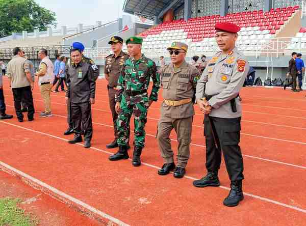 Bupati Muba H. M. Toha Tohet, S.H, melalui Sekretaris Daerah Kabupaten Muba Dr H Apriyadi MSi hadir secara langsung mengikuti Apel Gelar Pasukan Pengamanan, Kesehatan dan Kebersihan Dalam Rangka Pelaksanaan Pekan Olahraga Provinsi (Porprov) ke-XV dan Pekan Paralympic Provinsi (Peparprov) ke-V Sumatera Selatan Tahun 2025 di Kabupaten Musi Banyuasin.