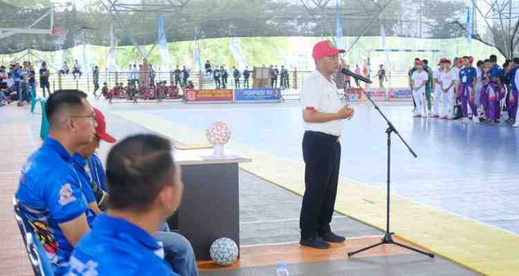 Pembukaan pertandingan dihadiri langsung Bupati Muba HM Toha Tohet SH yang diwakili Sekda Muba Dr Apriyadi MSi, di dampingi Ketua Asosiasi Futsal Provinsi (AFP) Sumsel Akhmad Toyibir , Ketua AFKAB Muba Irwin Zulyani , Kadispopar Muba M Fariz , Kadis Perpustakaan dan Arsip Daerah Sunaryo, Kadin DPPA Demon Eka Sauza serta OPD terkait lainnya.