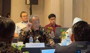 Anggota Komisi XI DPR RI dari Daerah Pemilihan (Dapil) Sumatera Selatan II, H. Wahyu Sanjaya, SE, MBA, menegaskan pentingnya penguatan perlindungan konsumen di sektor jasa keuangan, terutama dari ancaman penipuan digital atau scamming yang marak belakangan ini. Anggota Komisi XI DPR RI dari Daerah Pemilihan (Dapil) Sumatera Selatan II, H. Wahyu Sanjaya, SE, MBA, menegaskan pentingnya penguatan perlindungan konsumen di sektor jasa keuangan, terutama dari ancaman penipuan digital atau scamming yang marak belakangan ini.