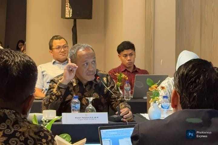 Anggota Komisi XI DPR RI dari Daerah Pemilihan (Dapil) Sumatera Selatan II, H. Wahyu Sanjaya, SE, MBA, menegaskan pentingnya penguatan perlindungan konsumen di sektor jasa keuangan, terutama dari ancaman penipuan digital atau scamming yang marak belakangan ini. Anggota Komisi XI DPR RI dari Daerah Pemilihan (Dapil) Sumatera Selatan II, H. Wahyu Sanjaya, SE, MBA, menegaskan pentingnya penguatan perlindungan konsumen di sektor jasa keuangan, terutama dari ancaman penipuan digital atau scamming yang marak belakangan ini.