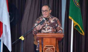 Anggota Komisi XI DPR RI, H. Wahyu Sanjaya, S.E., M.M., menegaskan pentingnya penerapan tata kelola keuangan desa yang akuntabel, transparan, dan berdaya saing sebagai fondasi utama dalam mempercepat pertumbuhan ekonomi daerah. Anggota Komisi XI DPR RI, H. Wahyu Sanjaya, S.E., M.M., menegaskan pentingnya penerapan tata kelola keuangan desa yang akuntabel, transparan, dan berdaya saing sebagai fondasi utama dalam mempercepat pertumbuhan ekonomi daerah.