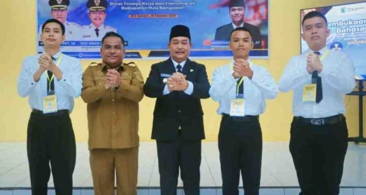 Pemerintah Kabupaten Musi Banyuasin (Pemkab Muba) melalui Dinas Tenaga Kerja dan Transmigrasi (Disnakertrans Muba) menggelar Pembukaan Pelatihan Bahasa Jepang, di Aula UPT Balai Latihan Kerja (BLK) Sekayu pada Selasa (28/10/2025).