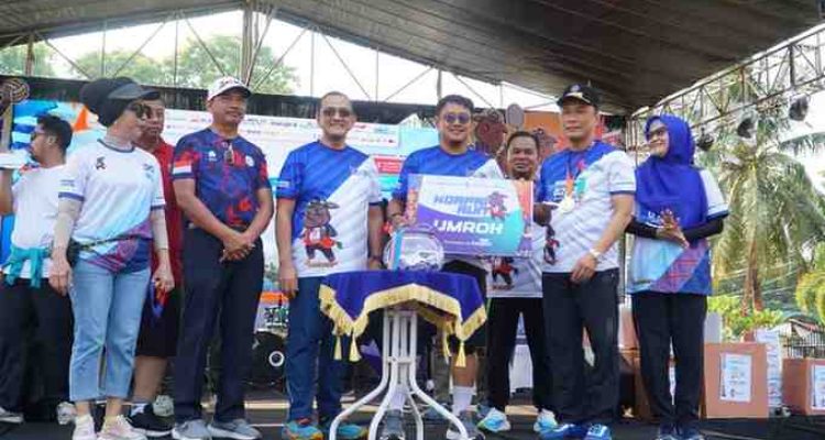Suasana penuh semangat dan kebersamaan tampak di Halaman DPRD Sumatera Selatan Sabtu (11/10/2025).
