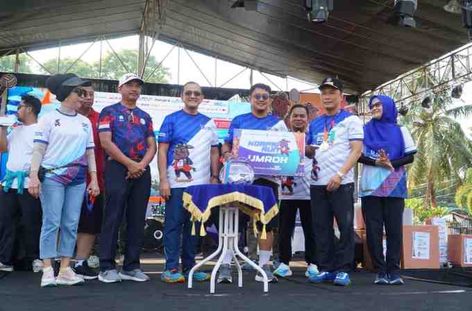 Suasana penuh semangat dan kebersamaan tampak di Halaman DPRD Sumatera Selatan Sabtu (11/10/2025).