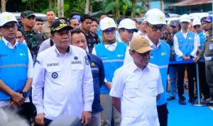 Bupati Muba, M. Toha, bersama jajaran Forkopimda, menyambut kunjungan kerja Menteri Energi dan Sumber Daya Mineral (ESDM) Republik Indonesia, Bahlil Lahadalia, bersama Gubernur Sumatera Selatan (Sumsel), Herman Deru, di Kecamatan Keluang, pada hari Kamis, tanggal 16 Oktober 2025. (MUSINEWS.ID/TRI)