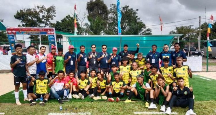 Tim sepak bola Kabupaten Musi Banyuasin (Muba) tampil gemilang dalam pertandingan sepak bola melawan Empat Lawang di Lapangan Hindoli, Sungai Lilin, pada hari Senin, tanggal 20 Oktober 2025. (MUSINEWS.ID/TRI)