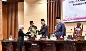 Pemerintah Provinsi (Pemprov) Sumatera Selatan (Sumsel) bersama Dewan Perwakilan Rakyat Daerah (DPRD) Sumsel menyepakati penambahan satu Rancangan Peraturan Daerah (Raperda) baru dalam Program Pembentukan Peraturan Daerah (Propemperda) Tahun 2025.