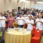 H. Herman Deru, menghadiri dan memimpin Rapat Konsinyering Akselerasi Usulan Kerjasama Produksi Sumur Minyak BUMD/Koperasi/UMKM Provinsi Sumsel. Rapat strategis yang bertujuan mendorong pertumbuhan ekonomi lokal dan menciptakan lapangan kerja ini digelar di The Zuri Hotel Palembang, Kamis (13/11/2025).