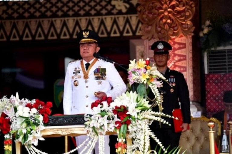 Ketua Dewan Perwakilan Rakyat Daerah (DPRD) Provinsi Sumatera Selatan (Sumsel), Andie Dinialdie, menghadiri upacara peringatan Hari Ulang Tahun (HUT) Kemerdekaan Republik Indonesia ke-80, yang digelar di halaman Griya Agung, Palembang, pada Minggu, 17 Agustus 2025.